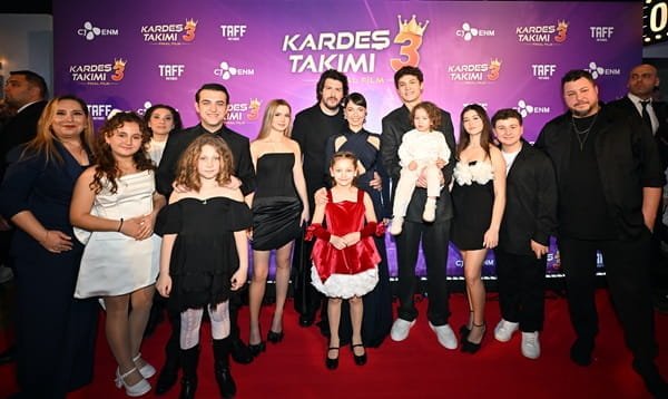 ‘KARDEŞ TAKIMI 3’ FİLMİNİN GALASI BÜYÜK BİR COŞKUYLA GERÇEKLEŞTİ!