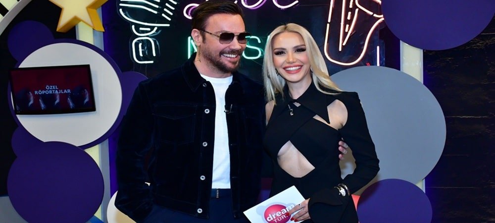 SİNAN AKÇIL’DAN ZEYNEP BOZKAYA’YA SÜRPRİZ ŞARKI