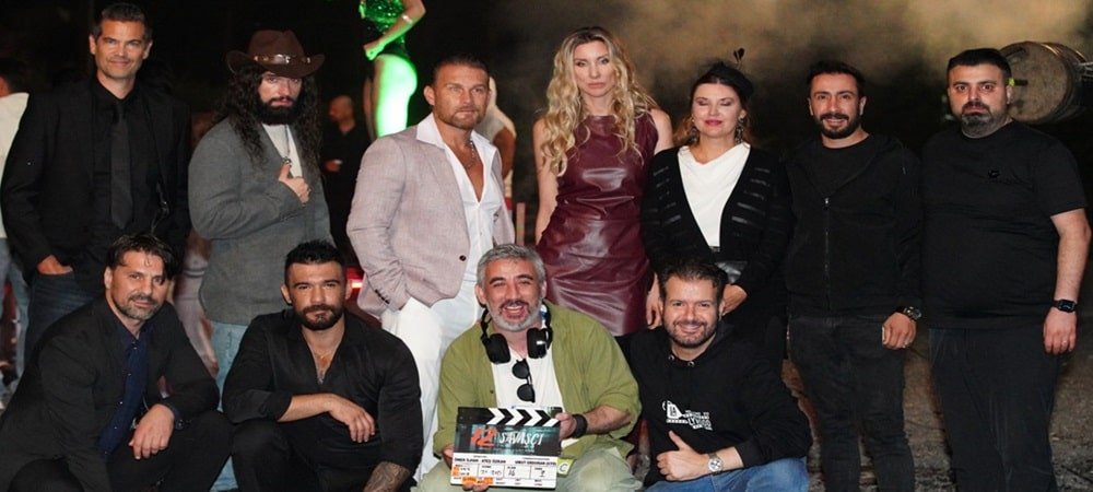 Costas Mandylor 12 Savaşçı Filminde