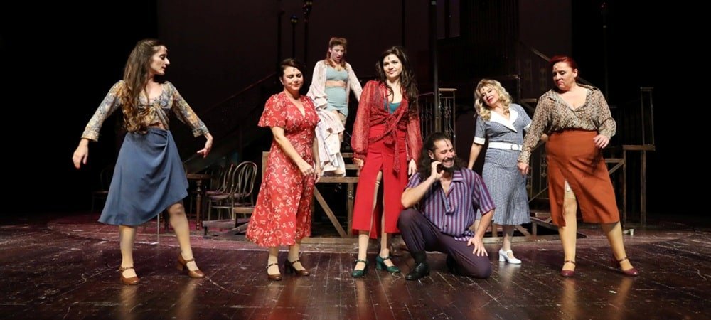 ŞEHRİN TİYATROSU “FOSFORLU CEVRİYE” OYUNUYLA BAHÇELİEVLER’DE